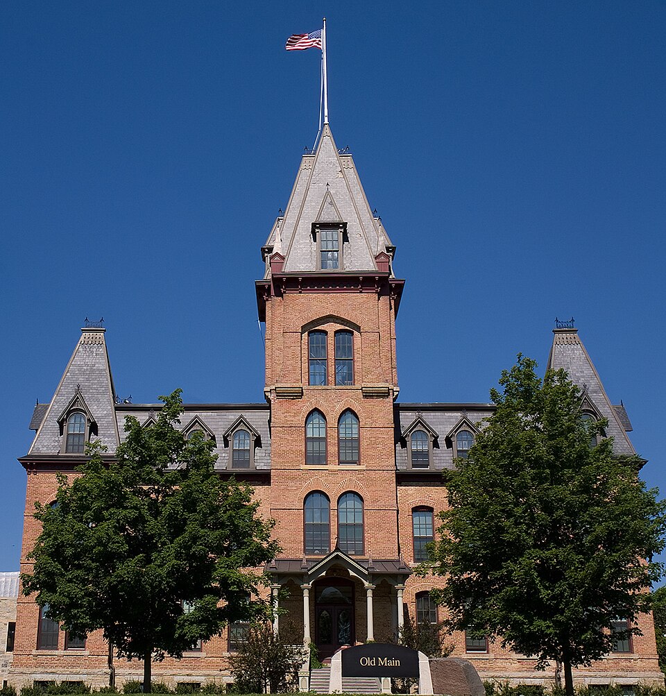 Photograph of Old Main, St. Olaf College