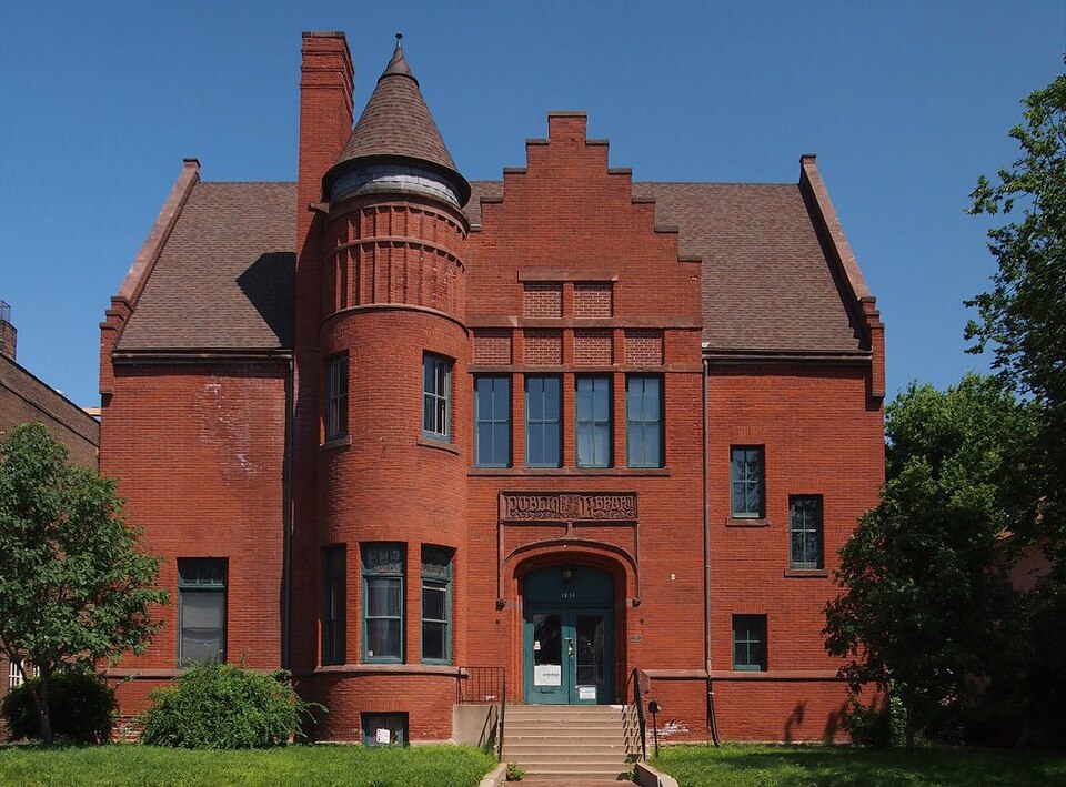 Photograph of Minneapolis Public Library, North Branch