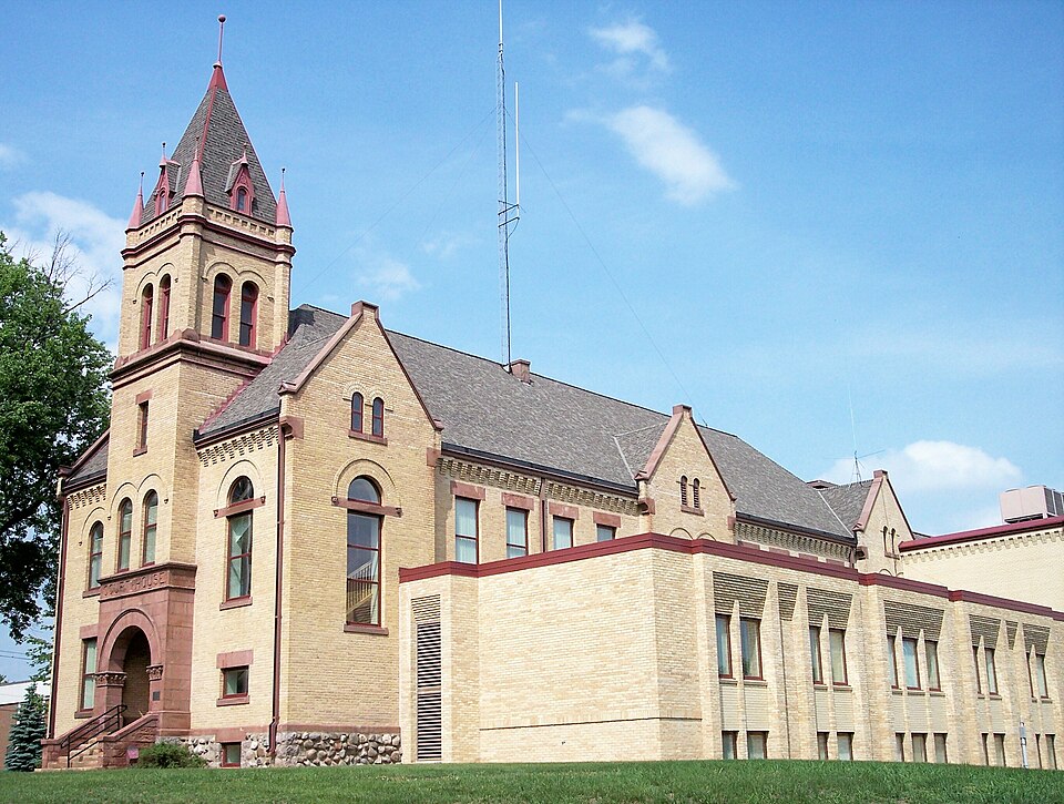 Photograph of Kanabec County Courthouse