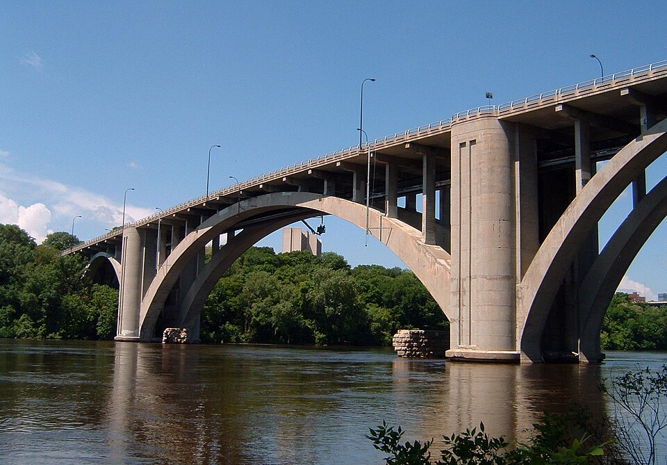 Photograph of Franklin Avenue Bridge