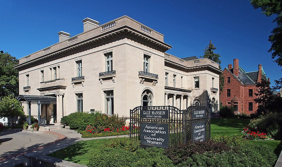 Photograph of Washburn-Fair Oaks Mansion District