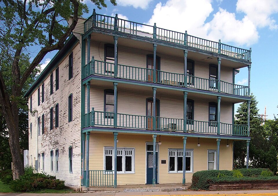 Photograph of Thayer Hotel