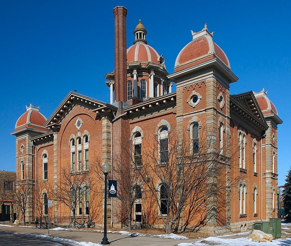 Photograph of Dakota County Courthouse