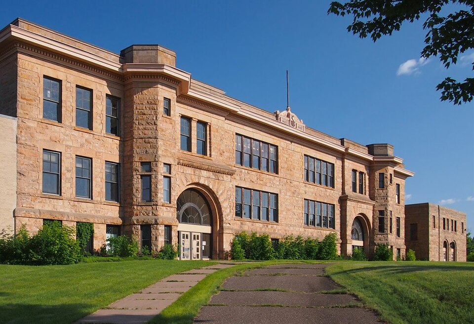 Photograph of Sandstone School