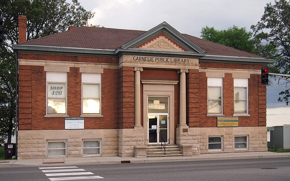Photograph of Bemidji Carnegie Library