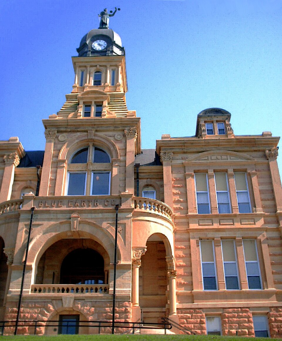 Photograph of Blue Earth County Courthouse