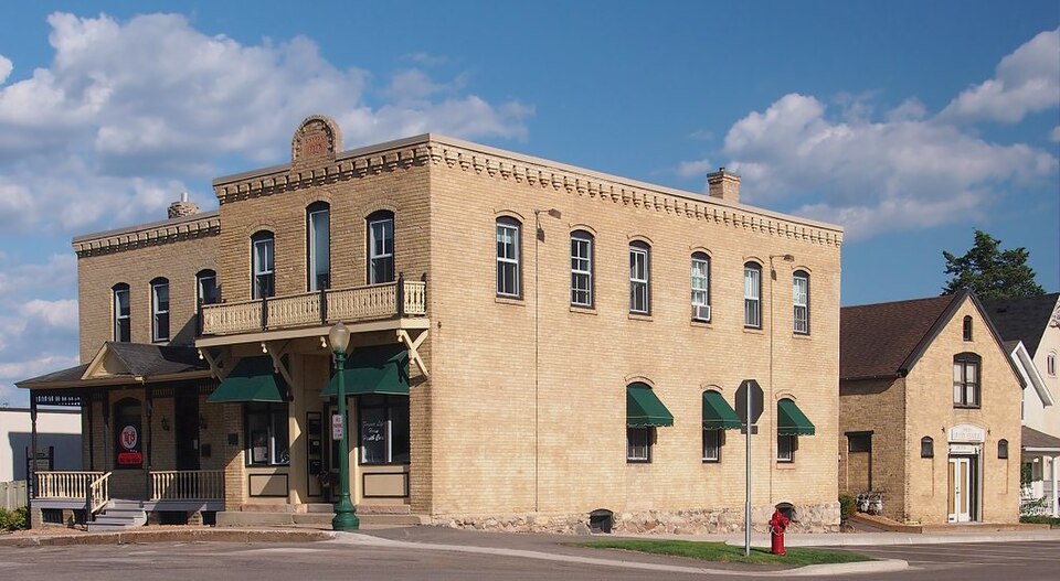 Photograph of Simons Building and Livery Barn