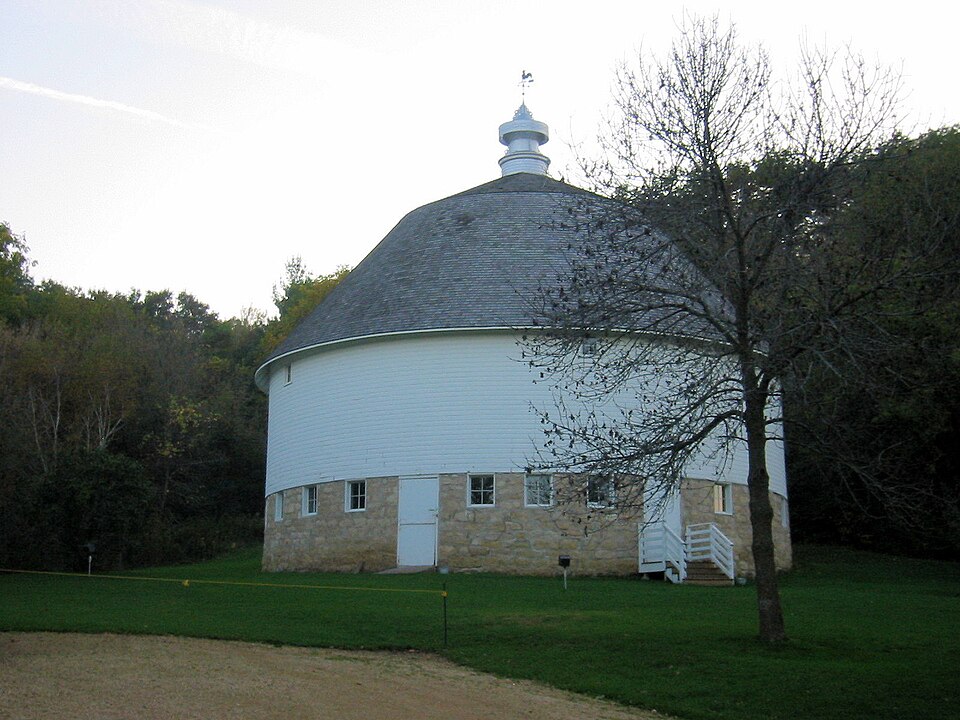 Photograph of Dammon Round Barn