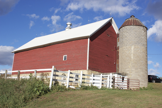 Photograph of E.J. Fryk Barn