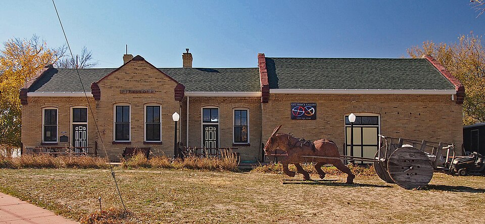 Photograph of Pipestone station