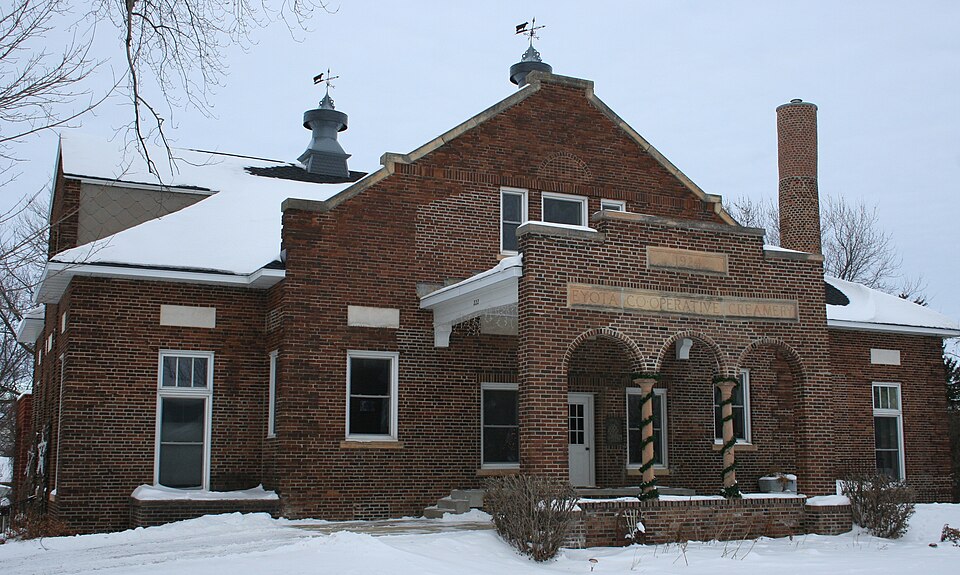 Photograph of Eyota Farmers Cooperative Creamery Association