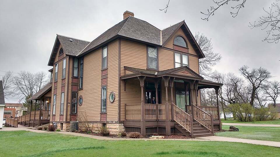 Photograph of Dinehart-Holt House