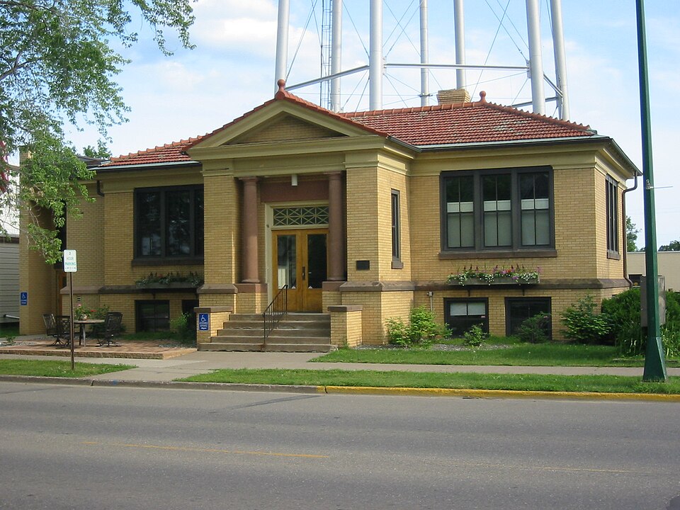 Photograph of Aitkin Carnegie Library