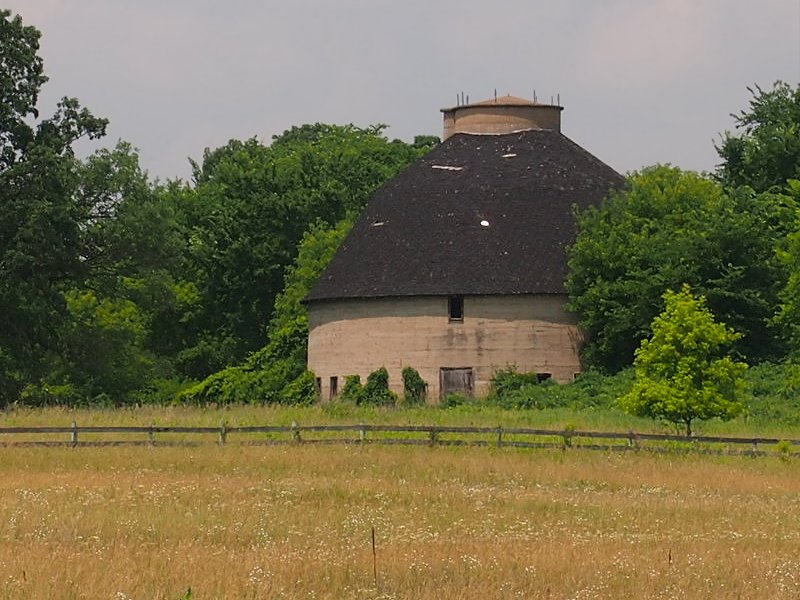 Photograph of Cota Round Barns
