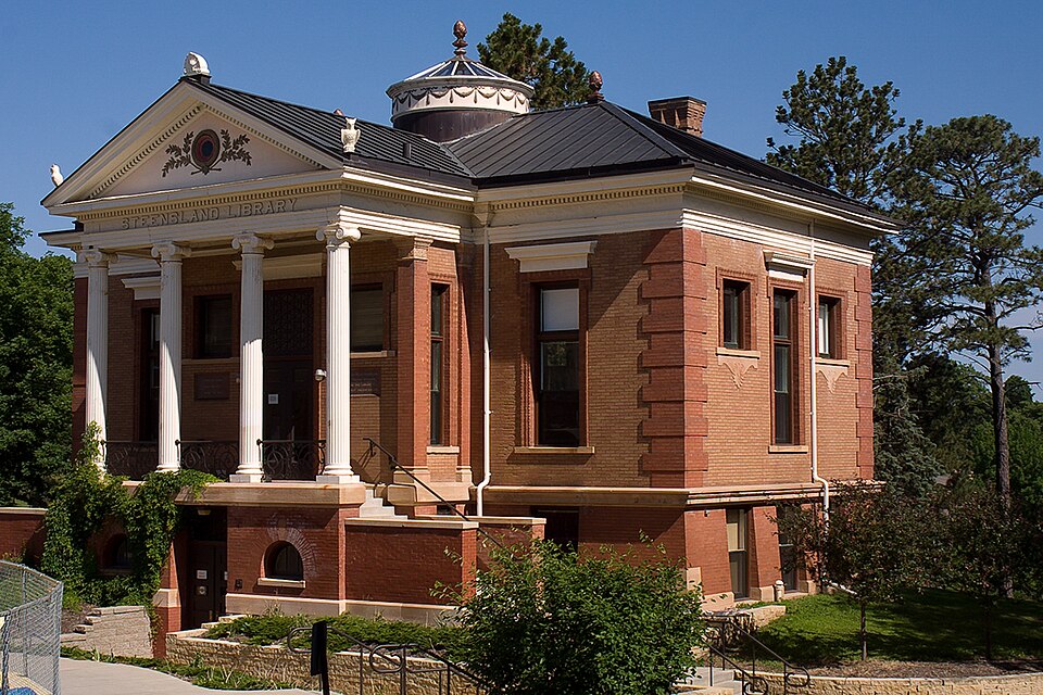 Photograph of Steensland Library-Saint Olaf College