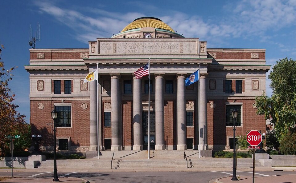 Photograph of Stearns County Courthouse