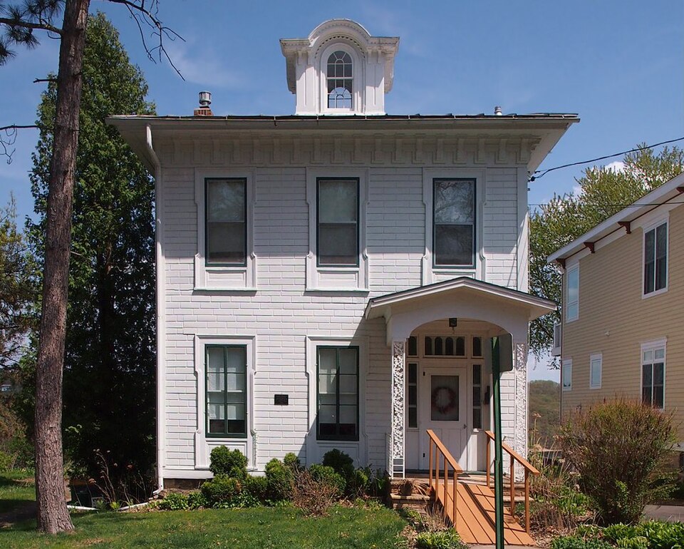 Photograph of Mortimer Webster House
