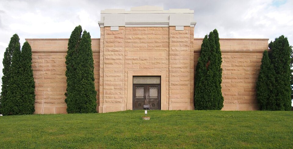 Photograph of Spring Valley Mausoleum