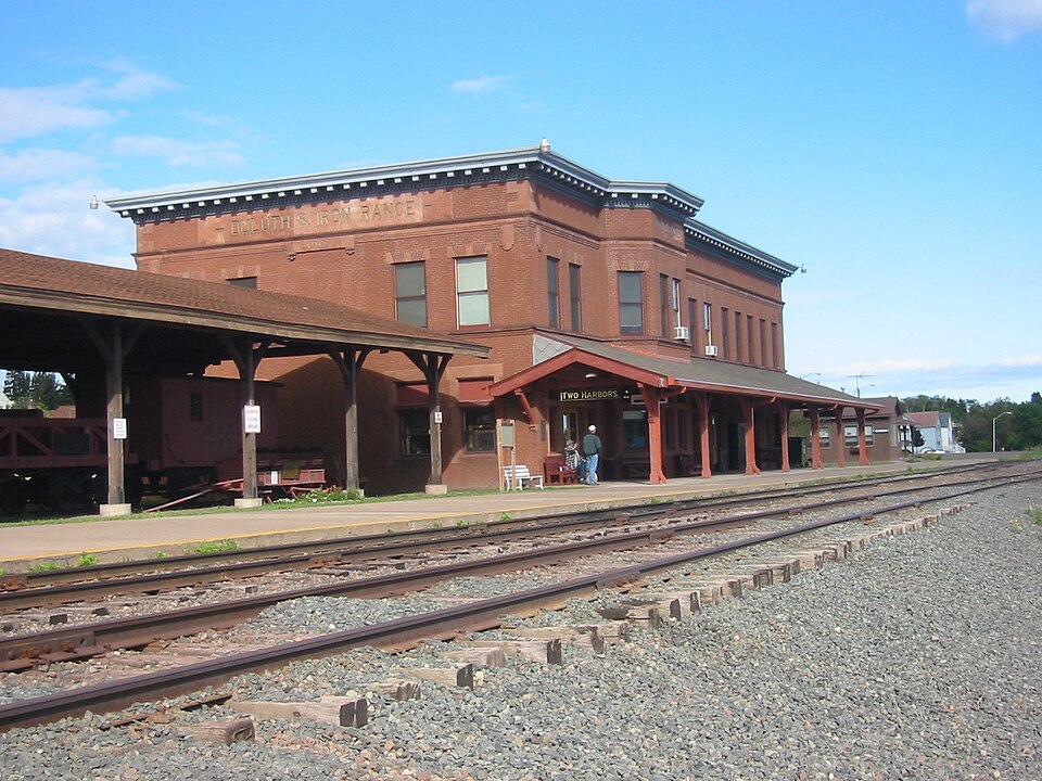 Photograph of Duluth and Iron Range Railroad Company Depot