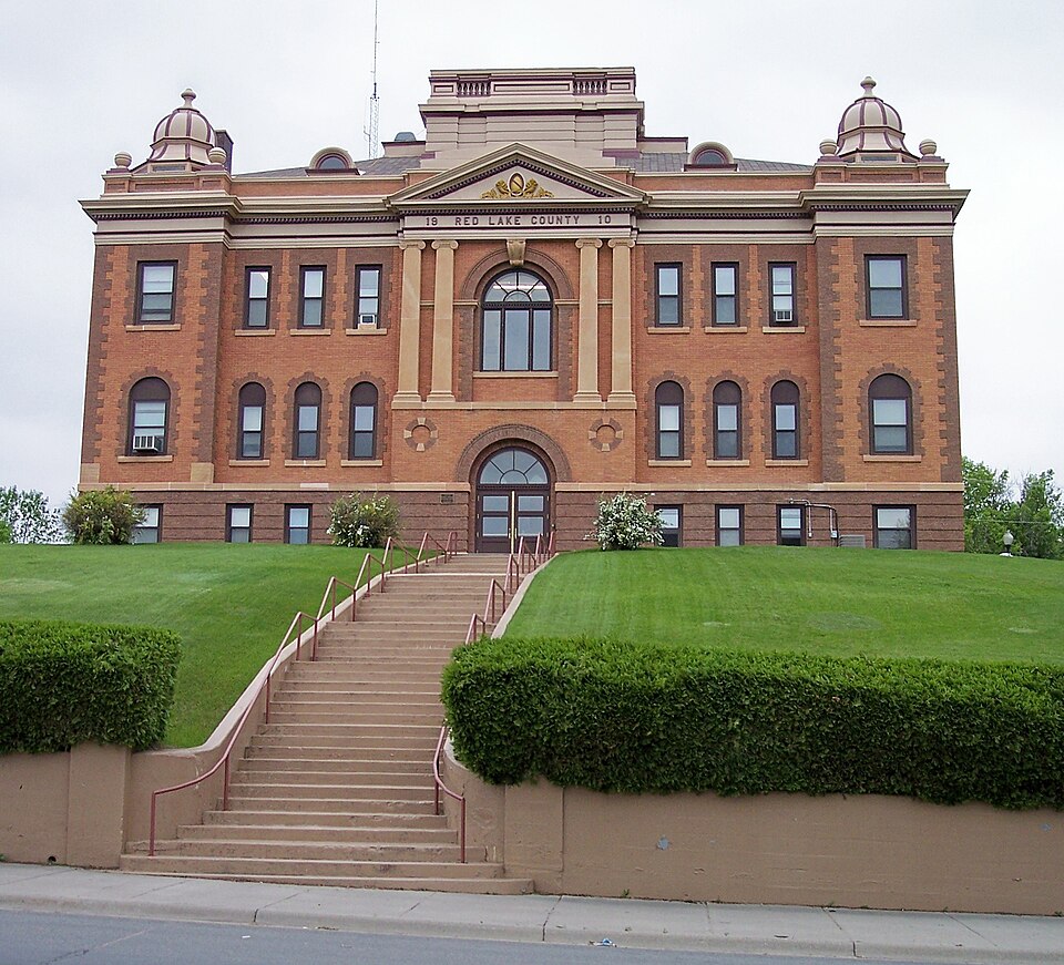 Photograph of Red Lake County Courthouse