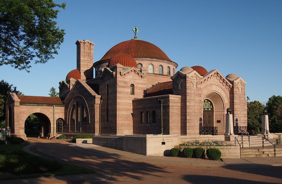 Photograph of Lakewood Cemetery Memorial Chapel