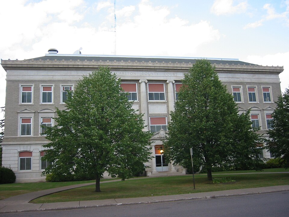 Photograph of Carlton County Courthouse