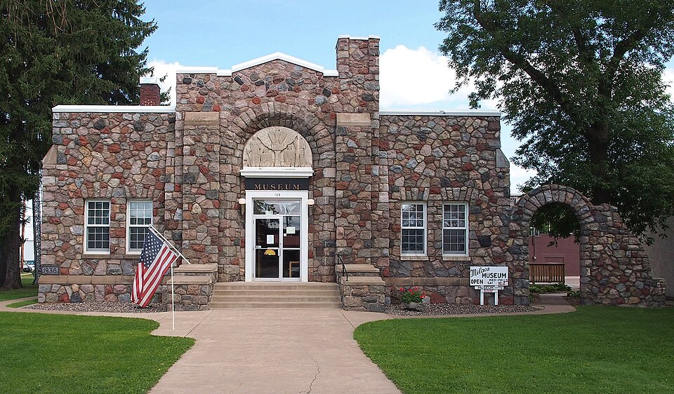 Photograph of Milaca Municipal Hall