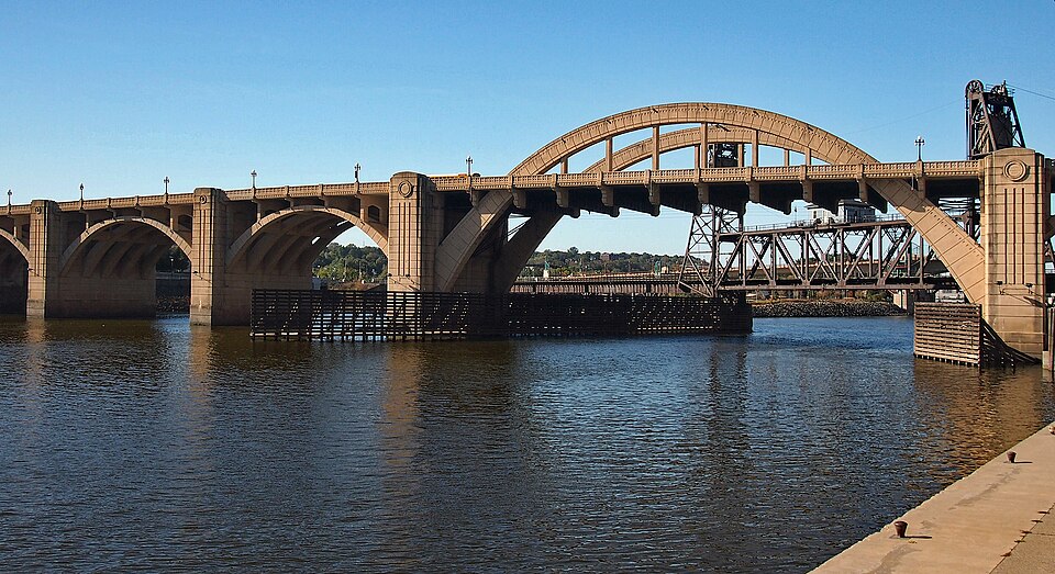 Photograph of Robert Street Bridge