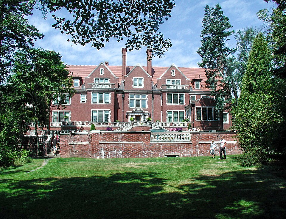 Photograph of Glensheen Historic Estate