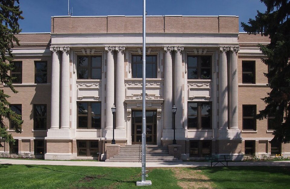 Photograph of St. Louis County District Courthouse
