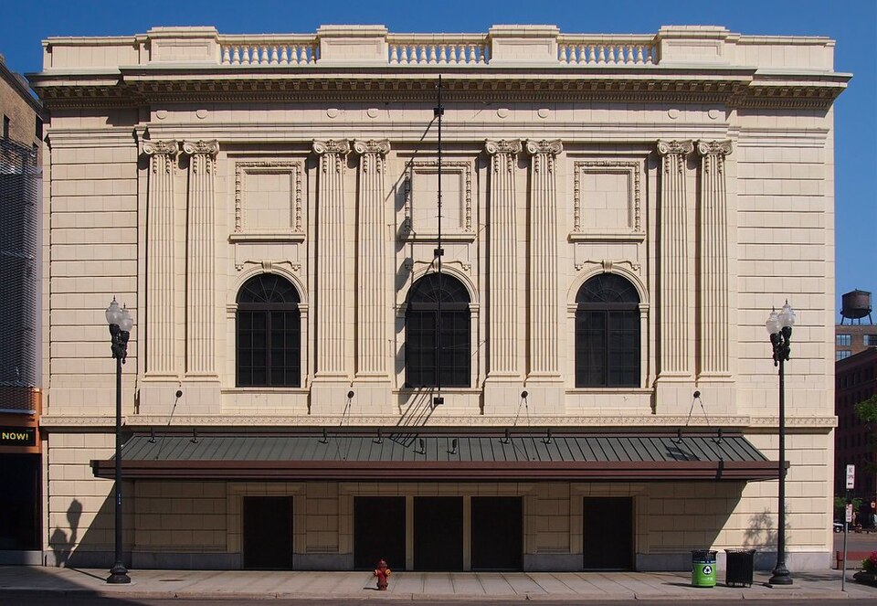 Photograph of Cowles Center for Dance and the Performing Arts