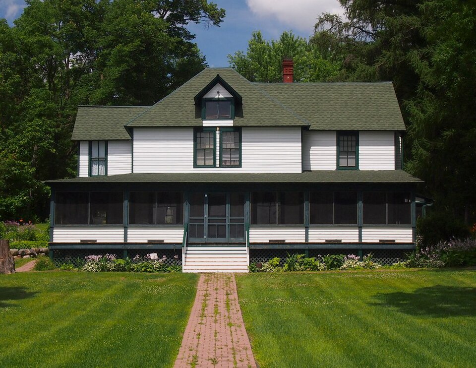 Photograph of Thompson Summer House