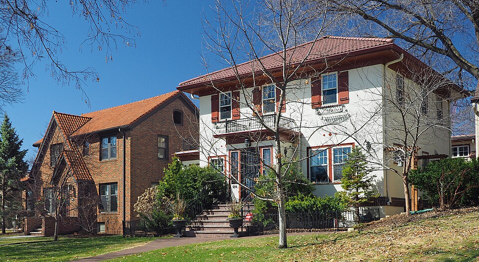 Photograph of Nokomis Knoll Residential Historic District