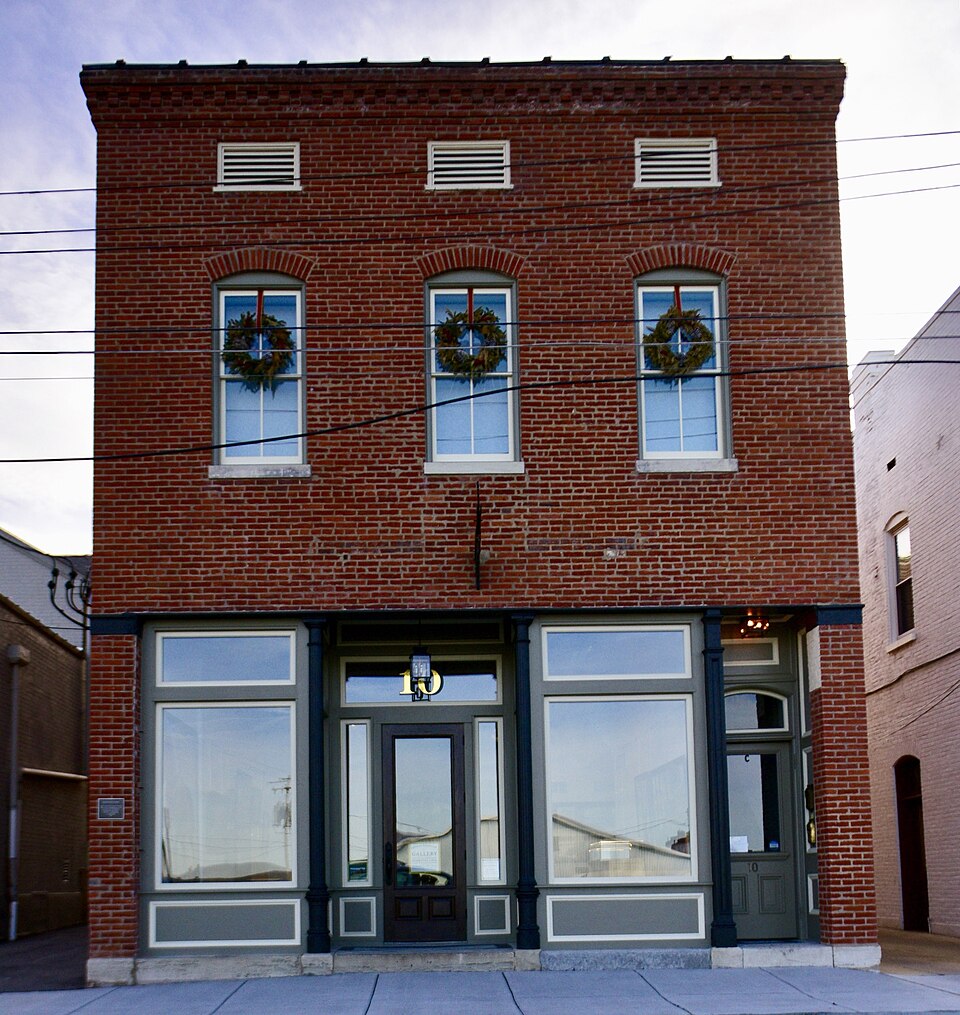 Photograph of Fred Schnier Building