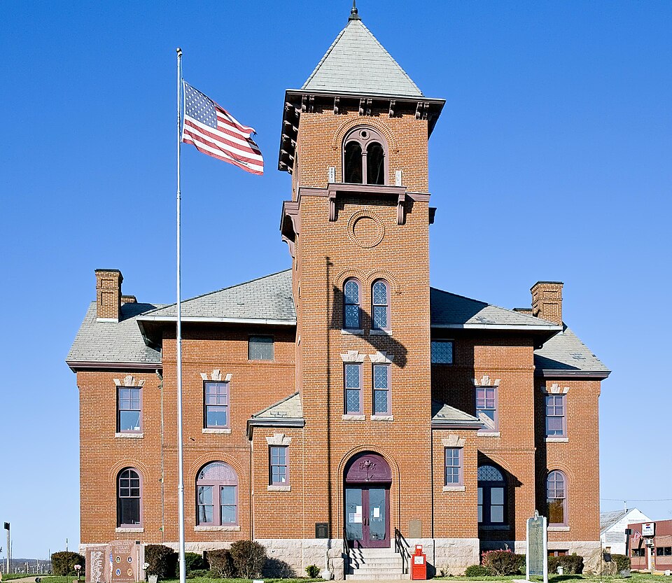 Photograph of Madison County Courthouse
