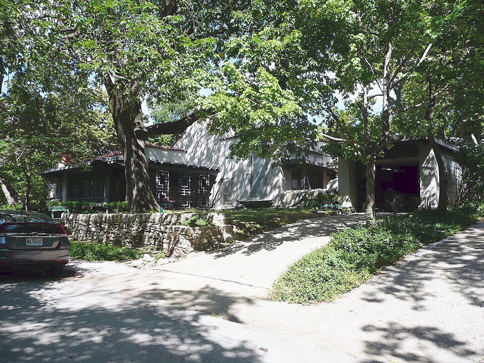 Photograph of Norman Tromanhauser House