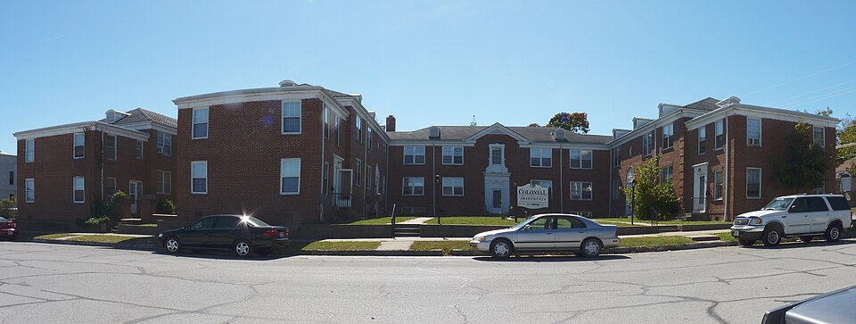 Photograph of Colonial Apartments