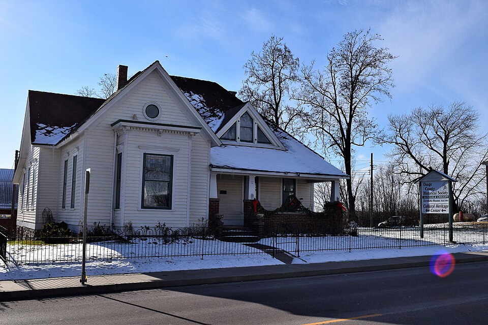 Photograph of Dr. Enoch T. and Amy Zewicki House