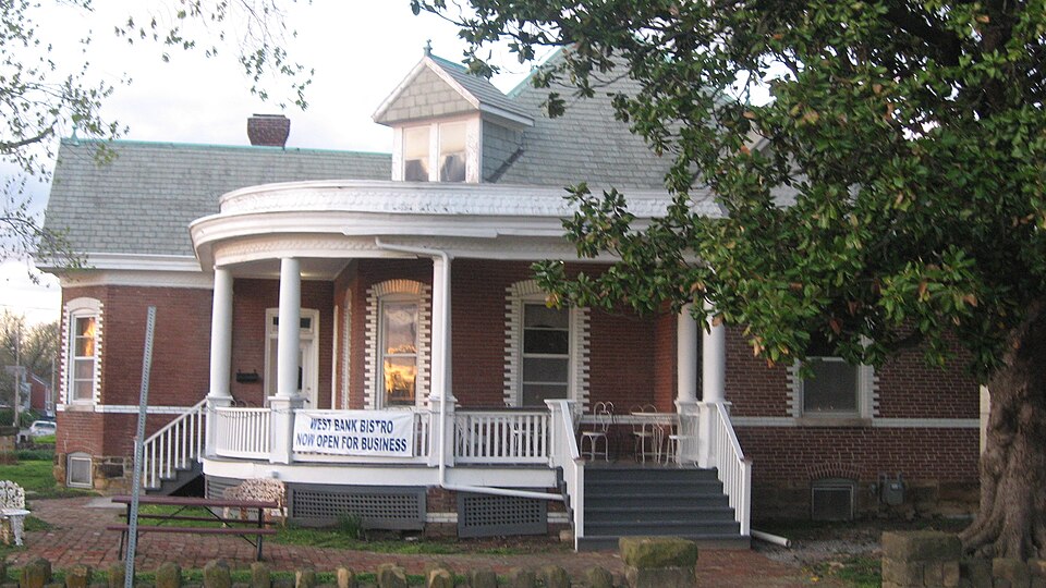 Photograph of Huhn-Harrison House