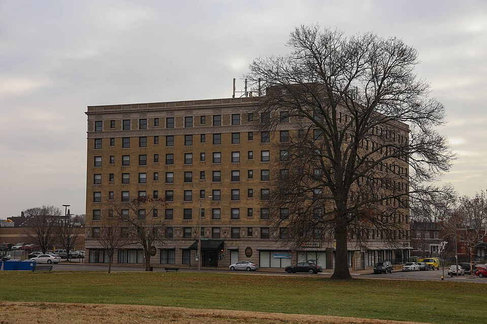 Photograph of Fairgrounds Hotel