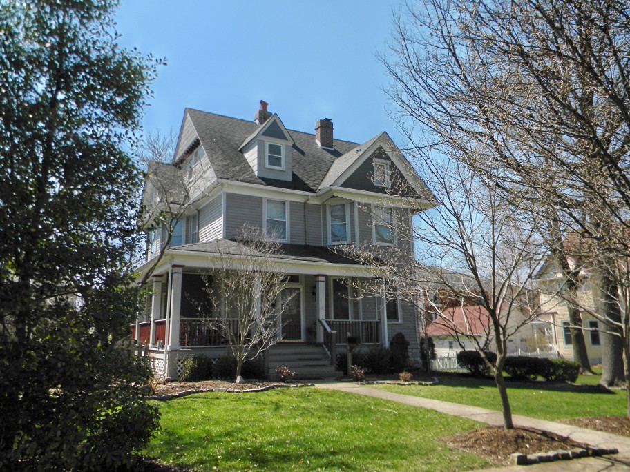 Photograph of Patrick and Moire McMullen House