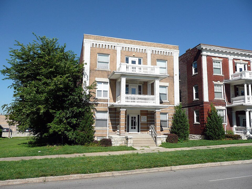 Photograph of Missouri Apartments