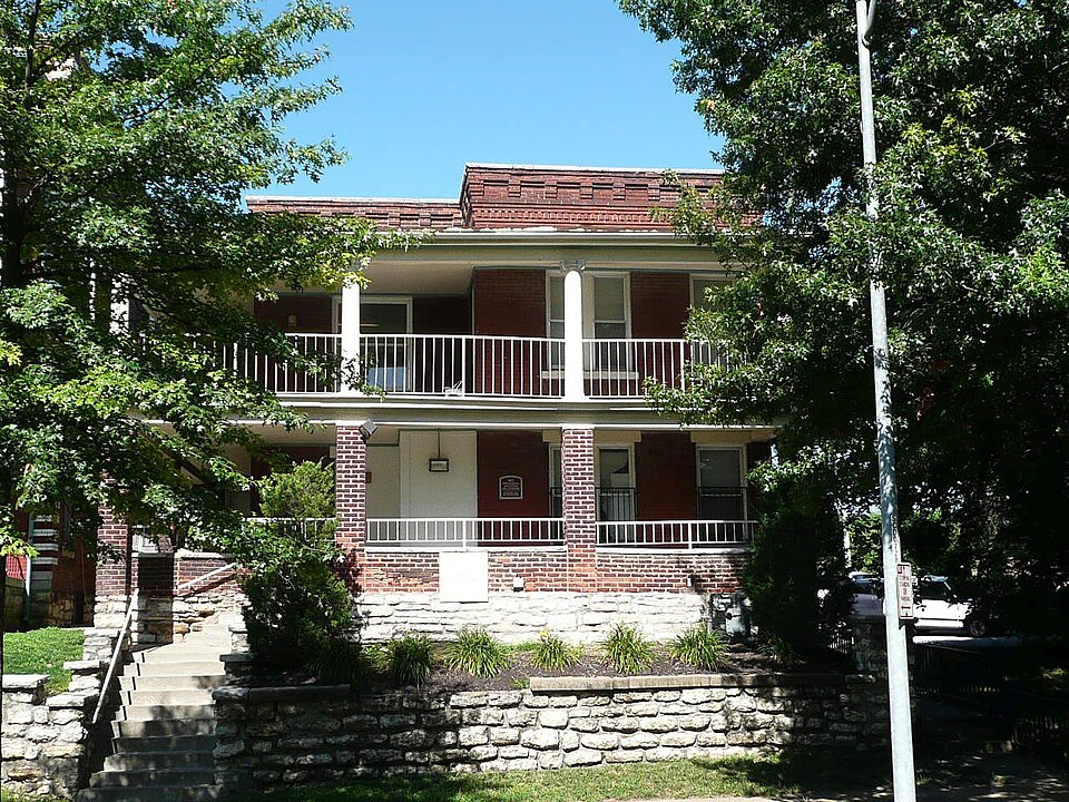 Photograph of Kessler Apartments