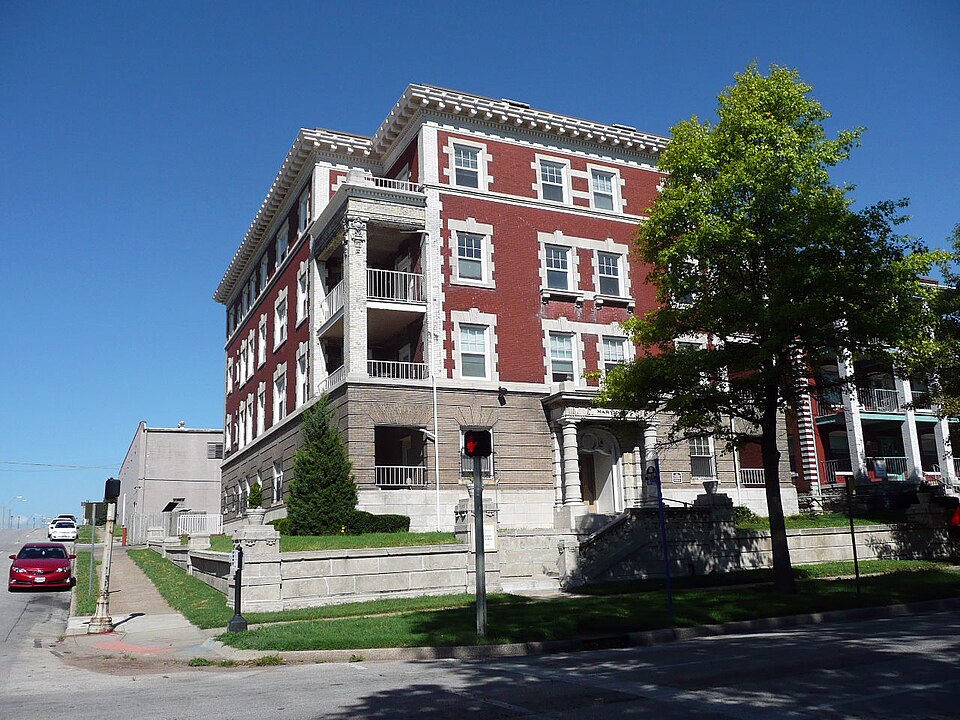 Photograph of Maryland Apartments