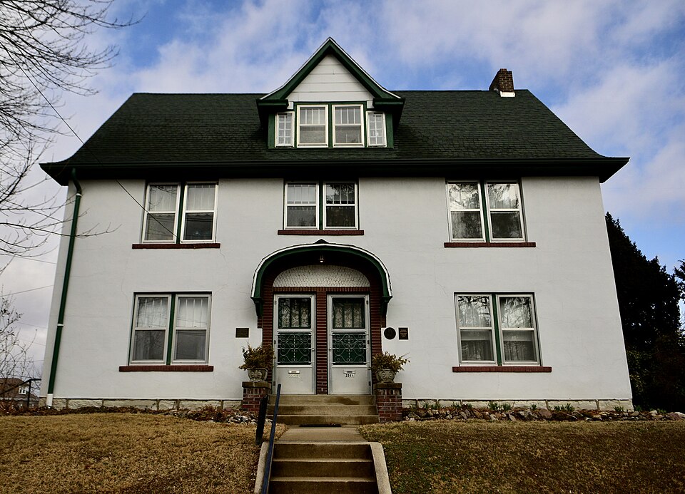 Photograph of Albert and Wilhelmina Thomas House