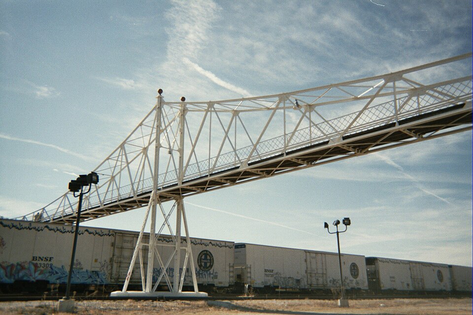 Photograph of Jefferson Avenue Footbridge