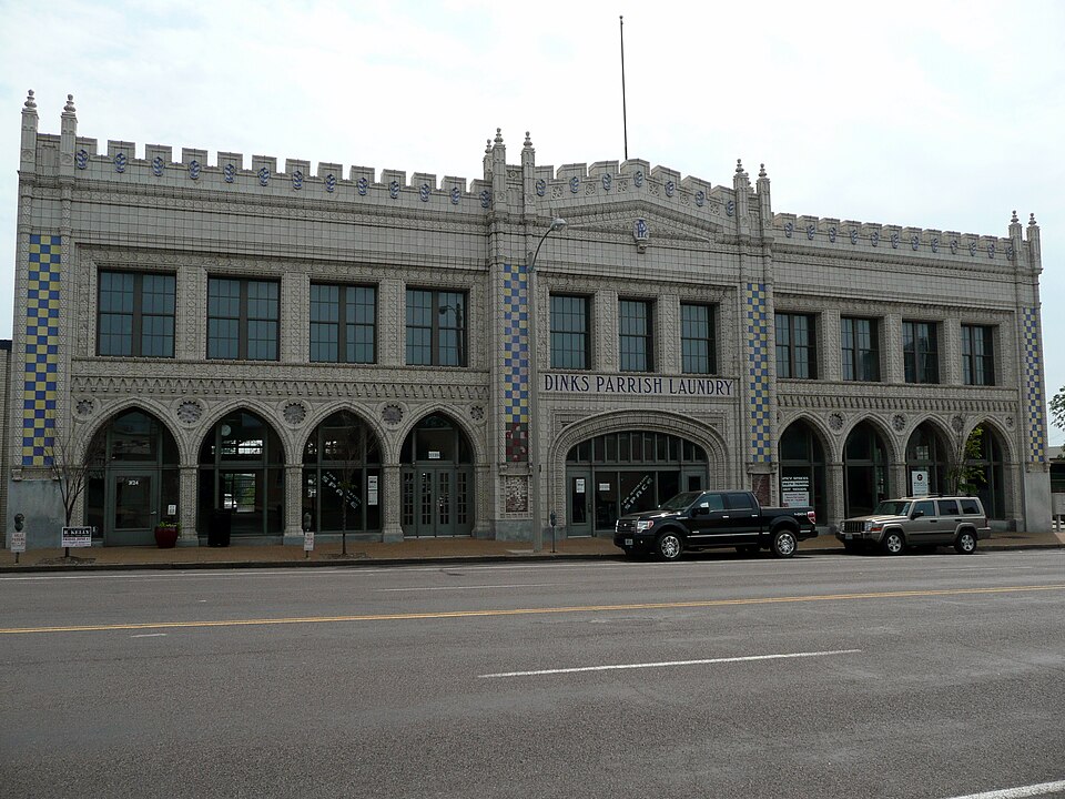 Photograph of D. L. Parrish Laundry Company Building