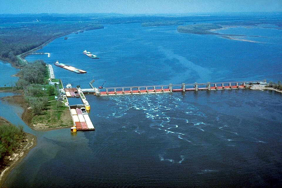 Photograph of Lock and Dam No. 25