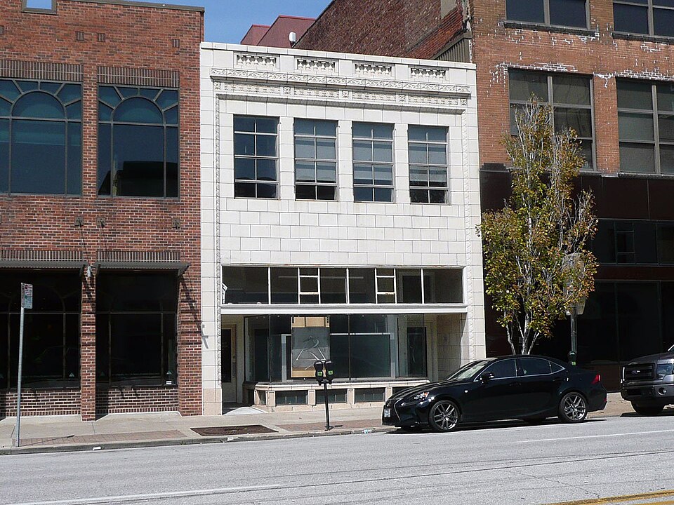 Photograph of 1524 Grand Avenue Building