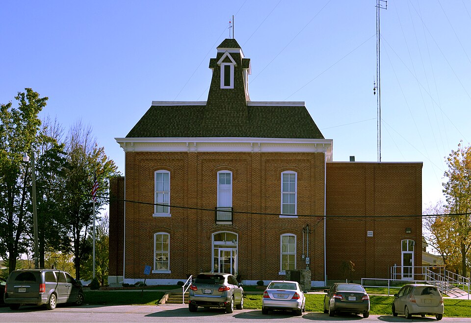 Photograph of Lewis County Courthouse